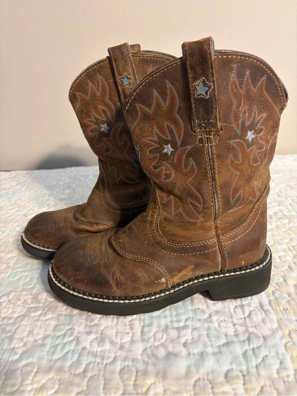Ariat Chestnut Leather Round Toe Western Cowgirl Boots with Stars